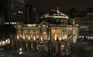 Theatro é secular e recebe uma programação intensa de espetáculos - Imagem: theatromunicipal Theatro é secular e recebe uma programação intensa de espetáculos - Imagem: theatromunicipal