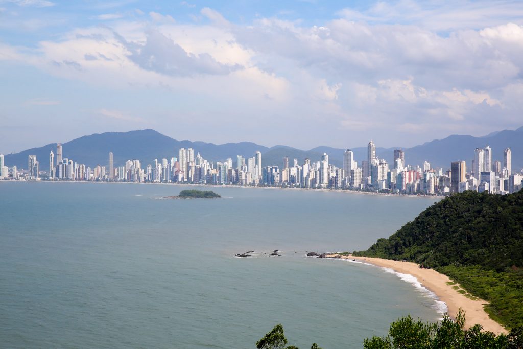 Balneário Camboriú é um dos destinos para viajar em família no Brasil