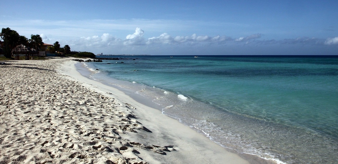 Aruba deixa de exigir teste ou vacina para turistas