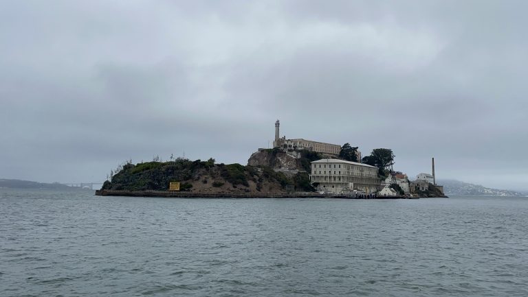 Prisão de Alcatraz – entenda mais sobre o antigo e histórico presídio