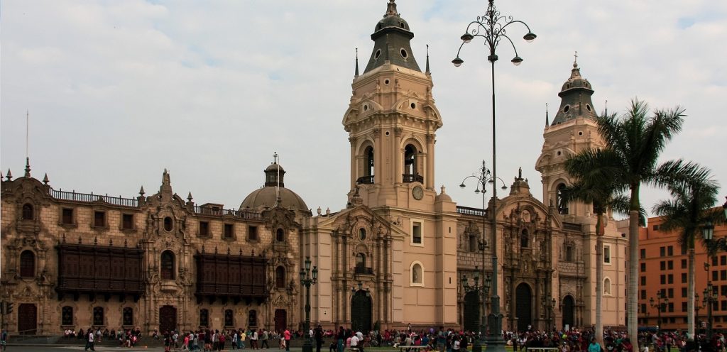 Voos para Lima a partir de 25.457 milhas Latam Pass