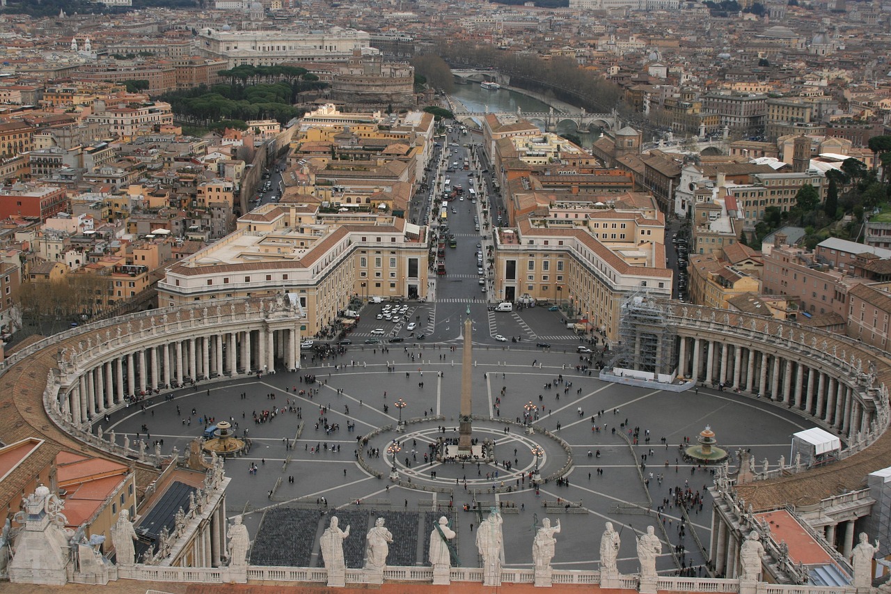 Vaticano: conheça o único país dentro de uma cidade no mundo