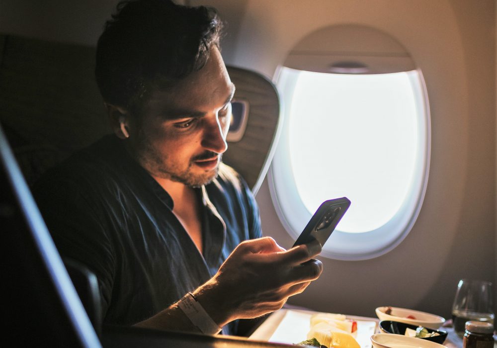 WhatsApp da ANAC: agência divulga contato para dúvidas e informações