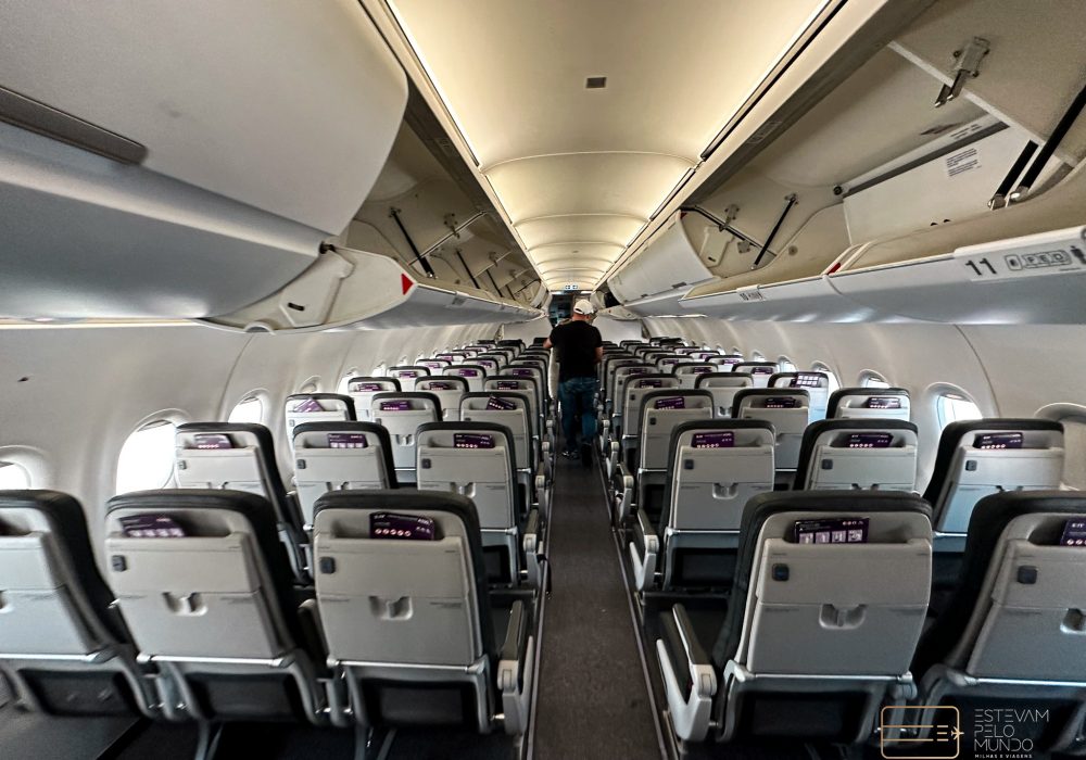 Como é voar na classe econômica da low cost chilena SKY