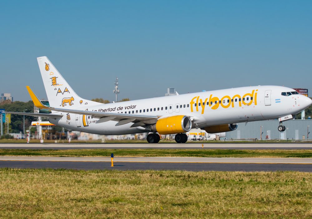 Flybondi oferece desconto em passagens para todas as suas rotas