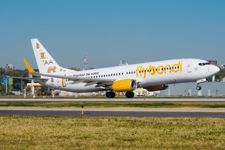 Flybondi oferece desconto em passagens para todas as suas rotas