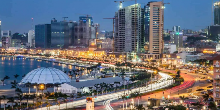 Angola concede isenção de visto de turismo para brasileiros