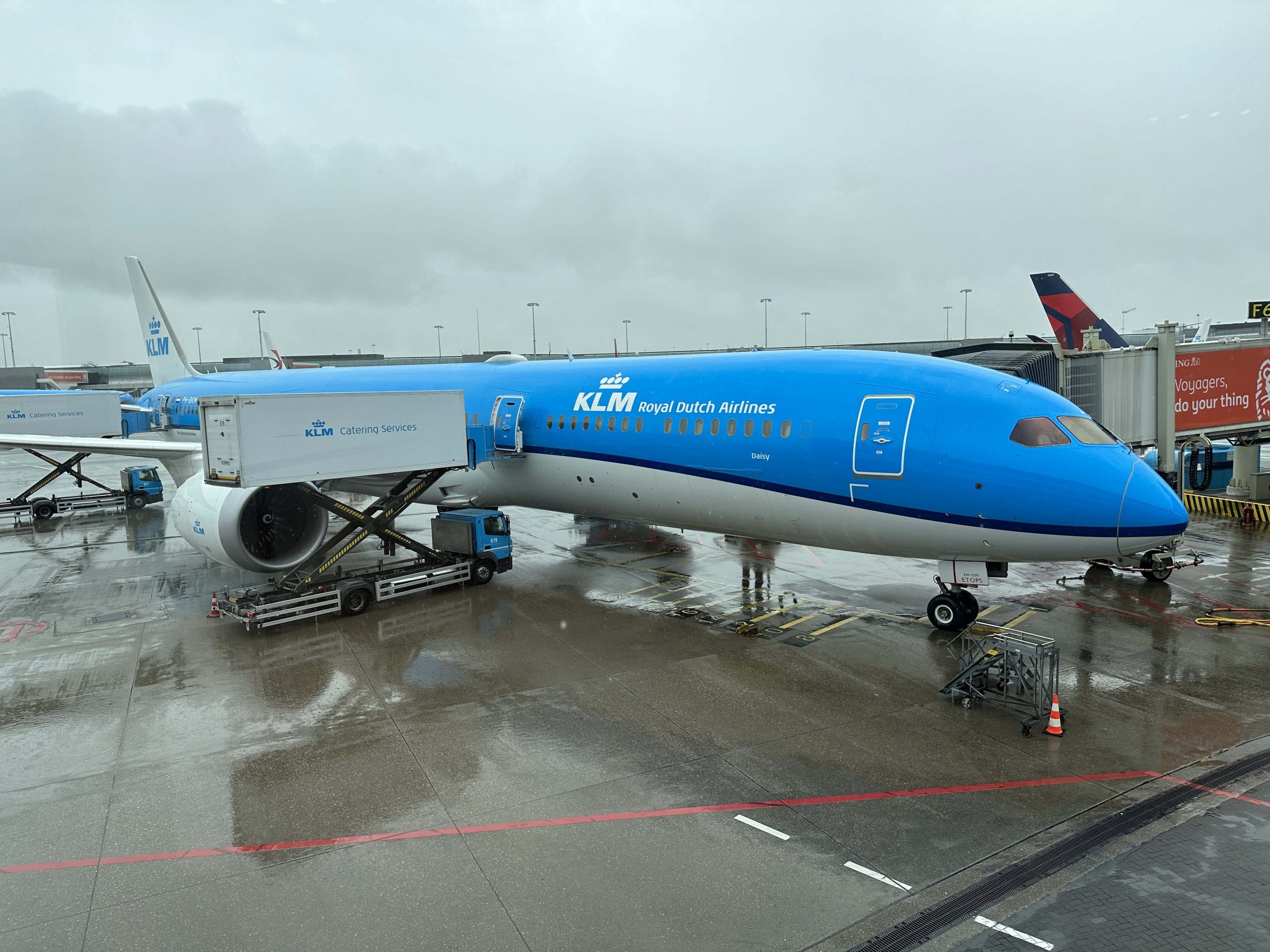 Como é voar na classe executiva da KLM