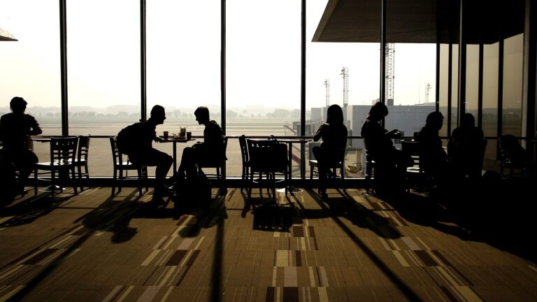 Conexão longa sem sair do aeroporto – o que fazer
