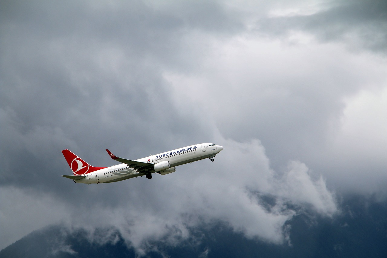 Avião da Turkish faz pouso de emergência após piloto morrer a bordo