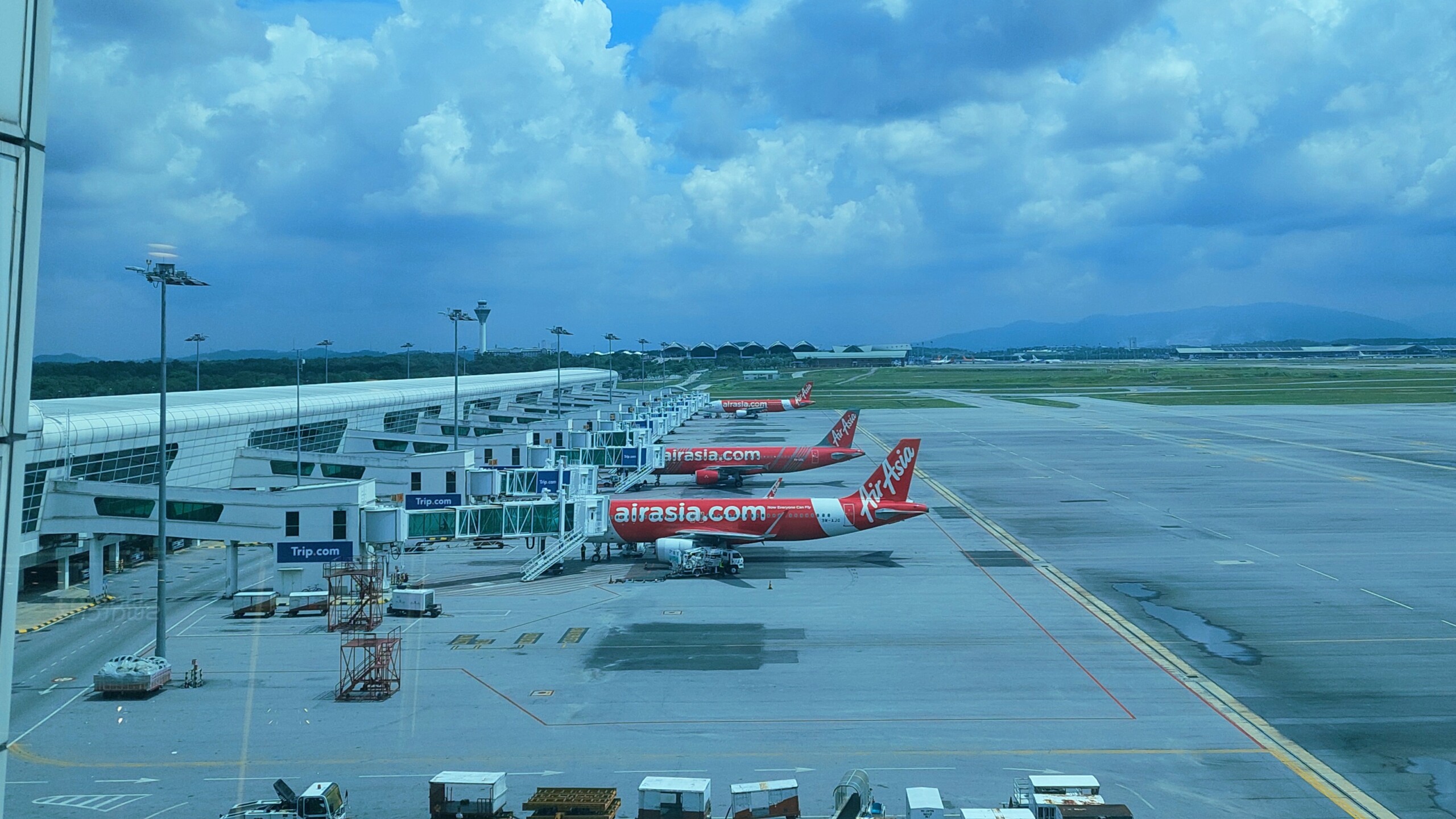 Como é voar na AirAsia da Malásia para a Tailândia