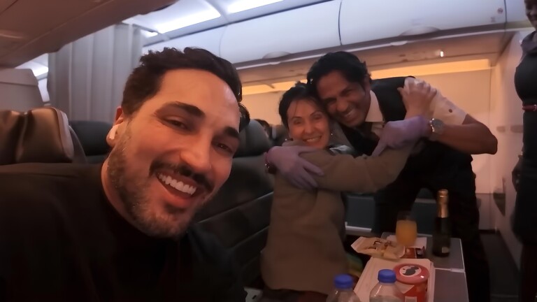 Executiva da Air Canada Rouge com milhas