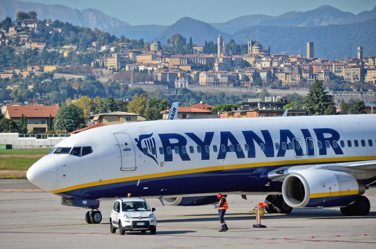 Ryanair vai multar passageiros indisciplinados em £500