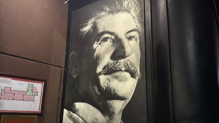 Stálin, herói ou vilão? Como é visitar o museu na Geórgia sobre o líder da URSS