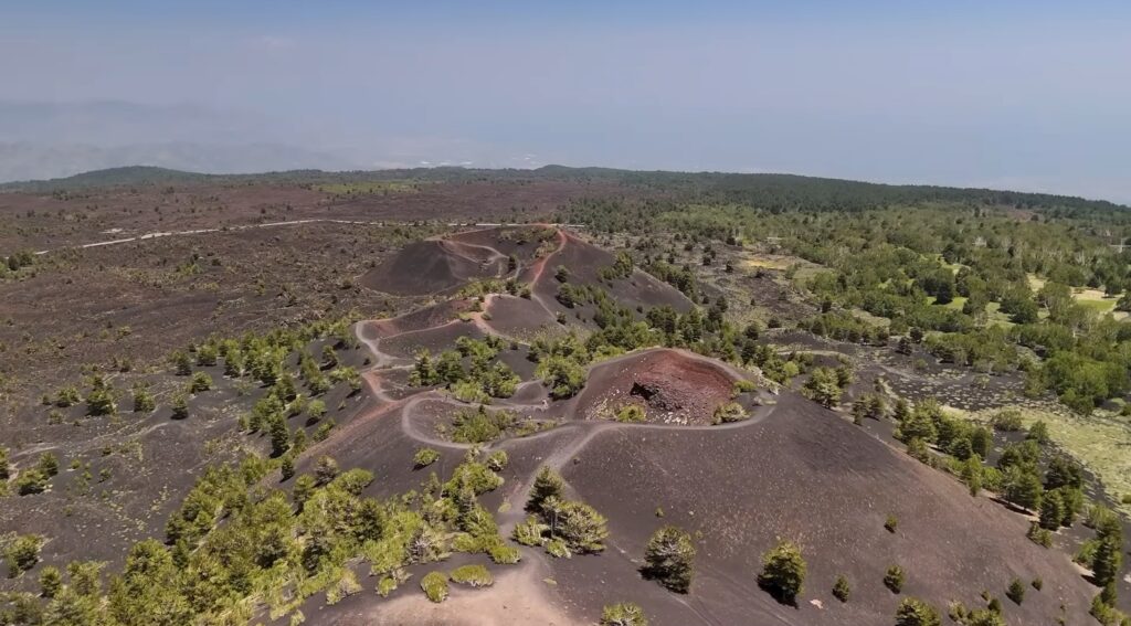 Monte Etna - subi o vulcão mais ativo da Europa