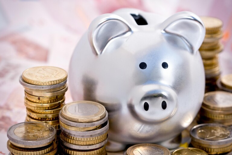 Como economizar dinheiro para viajar – 3 hábitos para o dia a dia